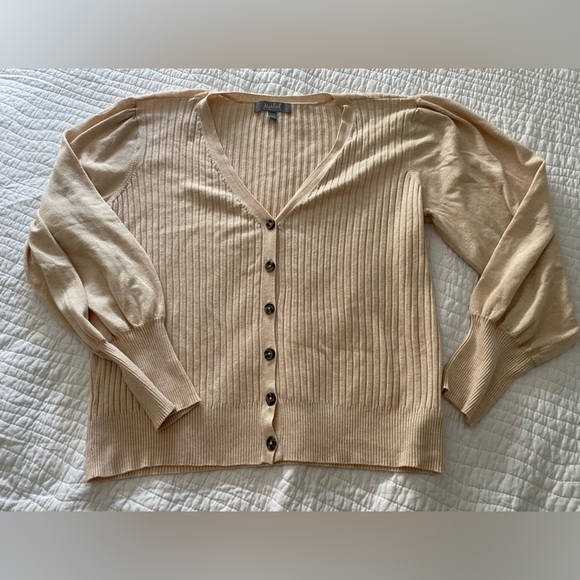 Marled Reunited Clothing Women’s Cream Ribbed Buttoned Cardigan - Picture 6 of 11